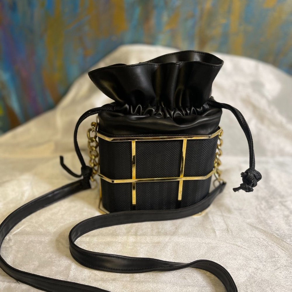 Hand Bags - Picture 13 of 16